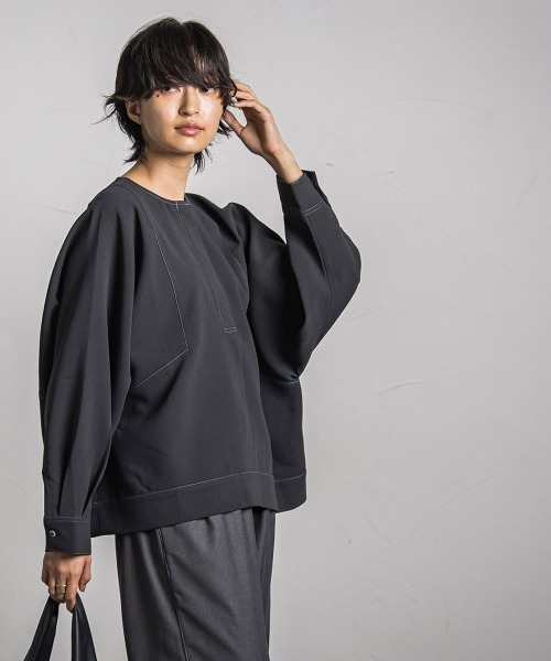 MAYSON GREY(メイソングレイ)の「パネル切替ドルマンブラウス≪洗濯機で洗える≫(シャツ/ブラウス・レディース・オフホワイト/チャコールグレー/ボルドー・M)」の22枚目の写真