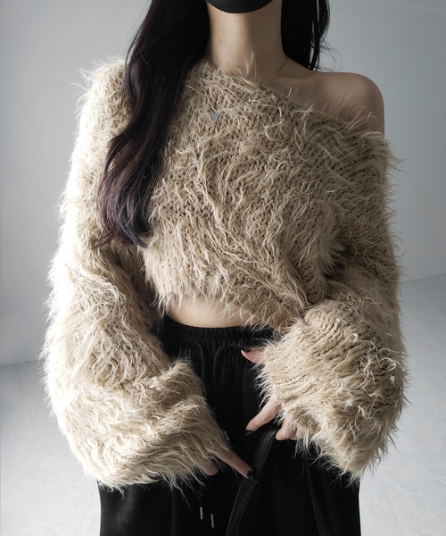 me+em select(ミームセレクト)の「【 選べる6色展開 】フラッフィーシャギールーズショートニット / fluffy shaggy loose short knit(ニット/セーター・レディース・ピンク/ホワイト/ベージュ/ブラック/ブルー/グレー・FREE)」の5枚目の写真