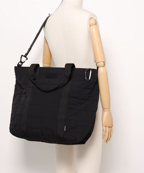 ADAM PATEK(アダムパテック)の「【Km】【it】【ADAMPATEK】square quilt shoulder tote bag/スクエアキルトビッグショルダートートバッグ(トートバッグ・メンズ・ブラック/カーキ/グレー・FREE)」の4枚目の写真
