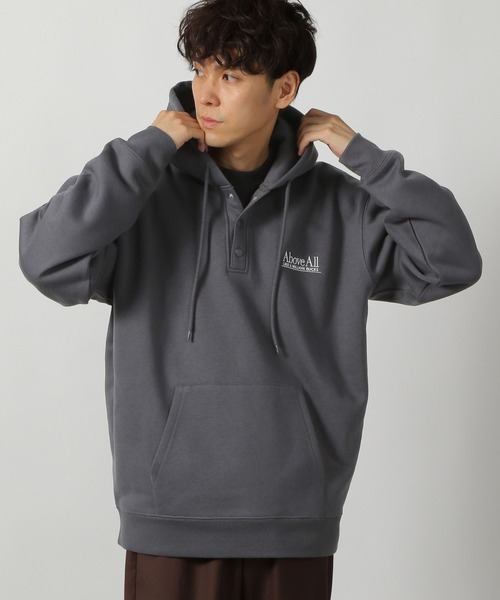 LAKOLE（ラコレ）の「スナップ刺繍パーカー / 149701（パーカー・メンズ・グリーン/ライトグレー/チャコール・MEDIUM/LARGE）」の2枚目の写真