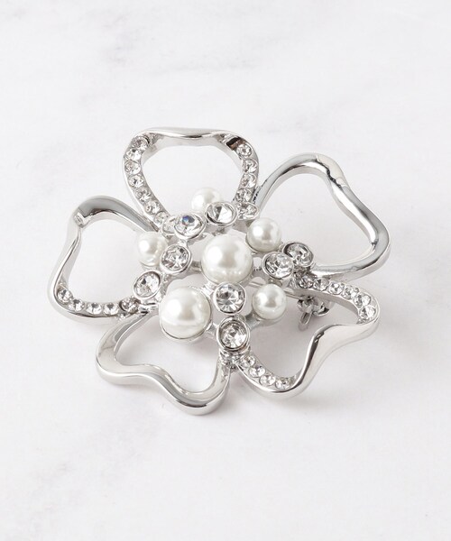 SHOO・LA・RUE（シューラルー）の「【セレモニー】ビジュー使いがエレガント アソートブローチ（ブローチ/コサージュ・レディース・シルバー系/シルバー系1/シルバー系2/シルバー系3/ゴールド系/ゴールド系1/ゴールド系2/ゴールド系3・00）」の4枚目の写真