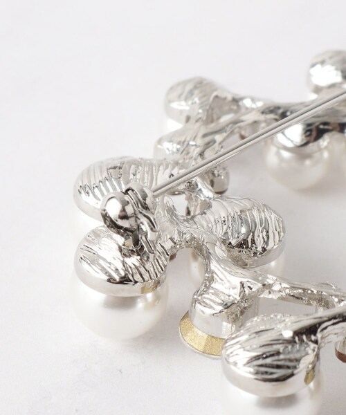 SHOO・LA・RUE（シューラルー）の「【セレモニー】ビジュー使いがエレガント アソートブローチ（ブローチ/コサージュ・レディース・シルバー系/シルバー系1/シルバー系2/シルバー系3/ゴールド系/ゴールド系1/ゴールド系2/ゴールド系3・00）」の11枚目の写真