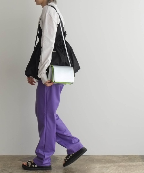 COMMON WARE（コモンウェアー）の「EM:cheek line mini shoulder　シンプルミニショルダー（ショルダーバッグ・レディース・ブラック/ブルー/シルバー/ゴールド・FREE）」の4枚目の写真