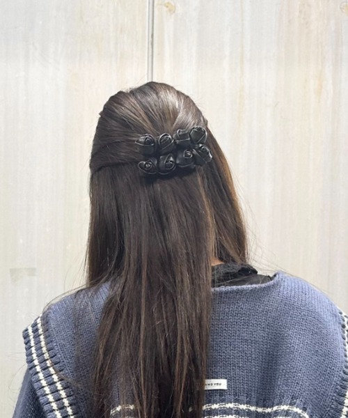 poiregnee（ポワニェ）の「［select］ローズヘアクリップ（バレッタ/ヘアクリップ・レディース・シルバー/ブラック・FREE）」の6枚目の写真