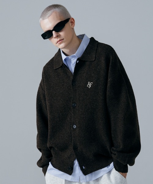 ajouter flow（アジューテフロー）の「【ajouter flow】af metal logo knit collared cardigan（カーディガン/ボレロ・メンズ・ピンク/ブラック/ダークブラウン・M/L）」の3枚目の写真