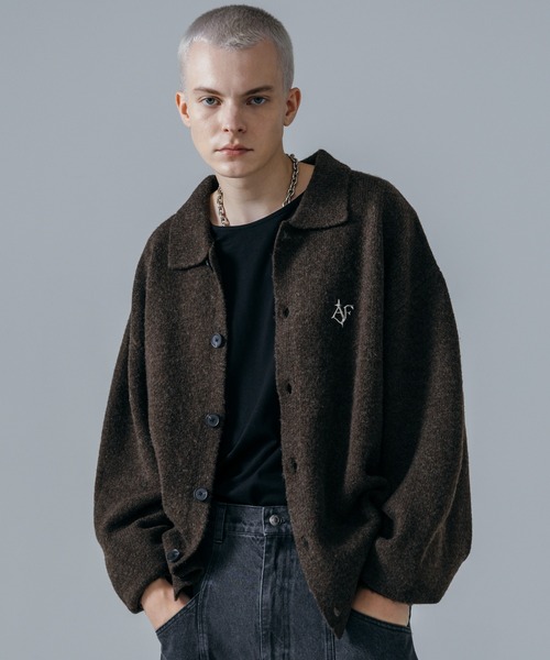 ajouter flow】af metal logo knit collared cardigan（カーディガン