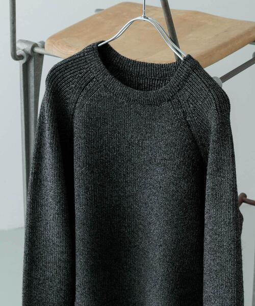 ITEMS URBANRESEARCH（アイテムズ アーバンリサーチ）の「マシンウォッシャブル マシュマロ ラグランニット（ニット/セーター・メンズ・ブラウン/ブルー/ブラック・LARGE/MEDIUM）」の2枚目の写真