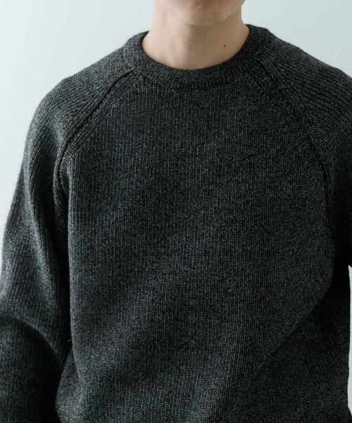 ITEMS URBANRESEARCH（アイテムズ アーバンリサーチ）の「マシンウォッシャブル マシュマロ ラグランニット（ニット/セーター・メンズ・ブラウン/ブルー/ブラック・LARGE/MEDIUM）」の6枚目の写真