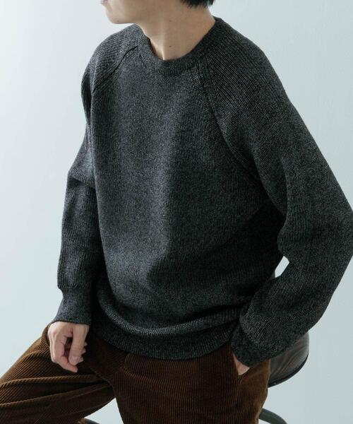 ITEMS URBANRESEARCH（アイテムズ アーバンリサーチ）の「マシンウォッシャブル マシュマロ ラグランニット（ニット/セーター・メンズ・ブラウン/ブルー/ブラック・LARGE/MEDIUM）」の5枚目の写真