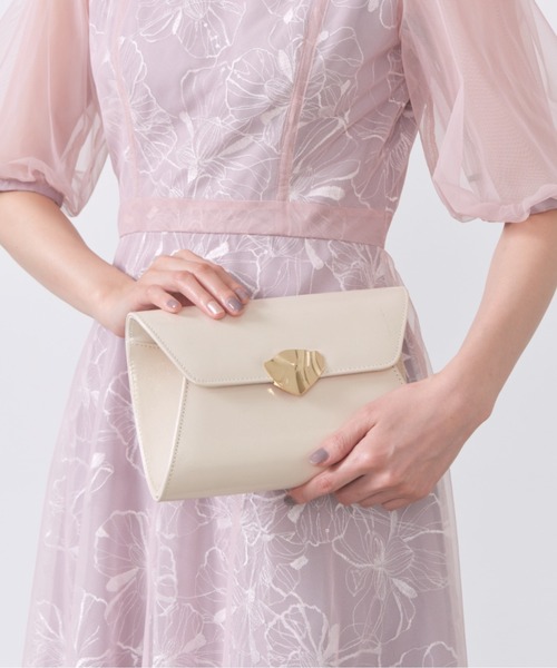 Cupid Heart(キューピッドハート)の「【Cupid Heart】結婚式用!シャイニークラッチバッグ(クラッチバッグ・レディース・ブラック/ベージュ・MEDIUM)」の1枚目の写真