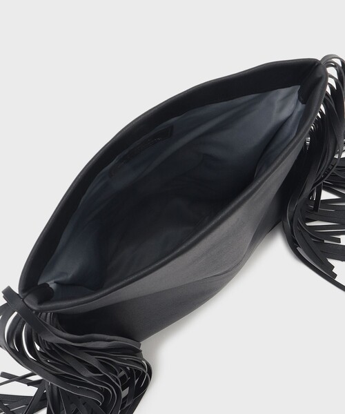 GRACE CONTINENTAL（グレースコンチネンタル）の「フリンジバッグ（ショルダーバッグ・レディース・ブラック・FREE）」の5枚目の写真