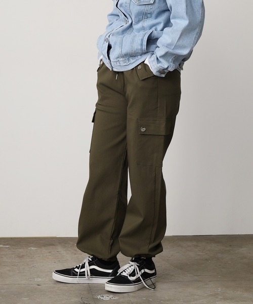 ROOPTOKYO（ループトウキョウ）の「ワイドシルエット カーゴパンツ 【ドローコード付き】（カーゴパンツ・レディース・グレー/カーキ/ブラック・FREE）」の3枚目の写真