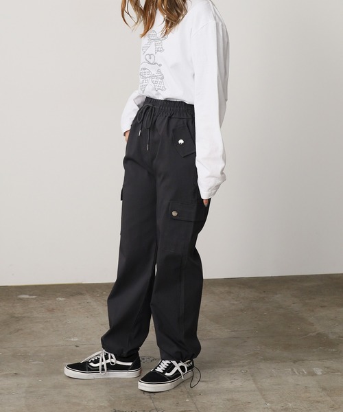 ROOPTOKYO（ループトウキョウ）の「ワイドシルエット カーゴパンツ 【ドローコード付き】（カーゴパンツ・レディース・グレー/カーキ/ブラック・FREE）」の12枚目の写真