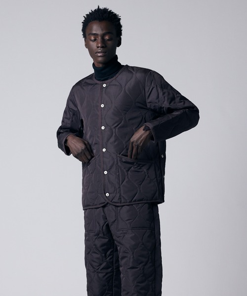 TAION（タイオン）の「【TAION(タイオン)】〈ユニセックス〉 ミリタリー クルーネック ダウンジャケット（ダウンジャケット/コート・メンズ・オリーブ/ダークパープル/ダークオリーブ/ブラウン系その他5/ブラック系5/ダークオレンジ/チャコールグレー/ライトブラウン/ダークグリーン/クリーム/ベージュ系その他3/キャメル/ダークグリーン系/ダークネイビー/ブラック/オフホワイト/チョコ・S/XL/L/M/XS/2XL/3XL）」の22枚目の写真