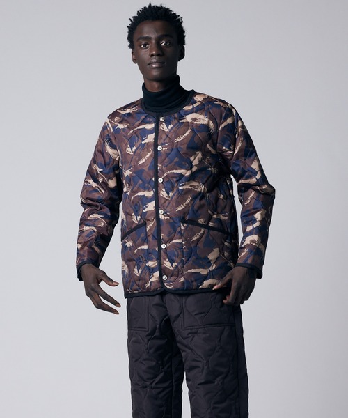 TAION（タイオン）の「【TAION(タイオン)】〈ユニセックス〉 ミリタリー クルーネック ダウンジャケット（ダウンジャケット/コート・メンズ・オリーブ/ダークパープル/ダークオリーブ/ブラウン系その他5/ブラック系5/ダークオレンジ/チャコールグレー/ライトブラウン/ダークグリーン/クリーム/ベージュ系その他3/キャメル/ダークグリーン系/ダークネイビー/ブラック/オフホワイト/チョコ・S/XL/L/M/XS/2XL/3XL）」の20枚目の写真