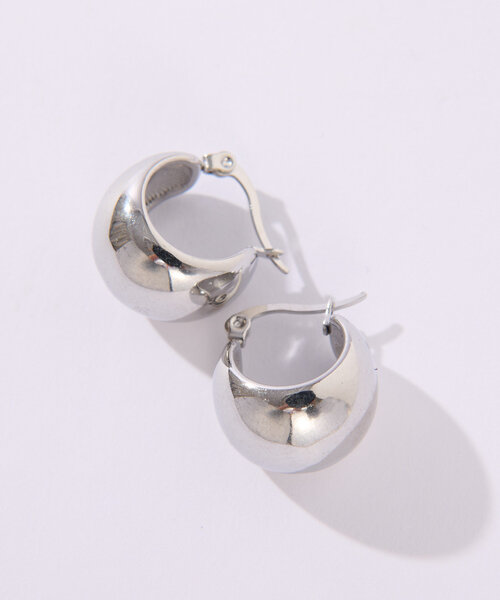 RIVE DROITE（リヴドロワ）の「【R.good(アールドットグッド)】ボリュームフープピアス（ピアス（両耳用）・レディース・シルバー/ゴールド・FREE）」の6枚目の写真