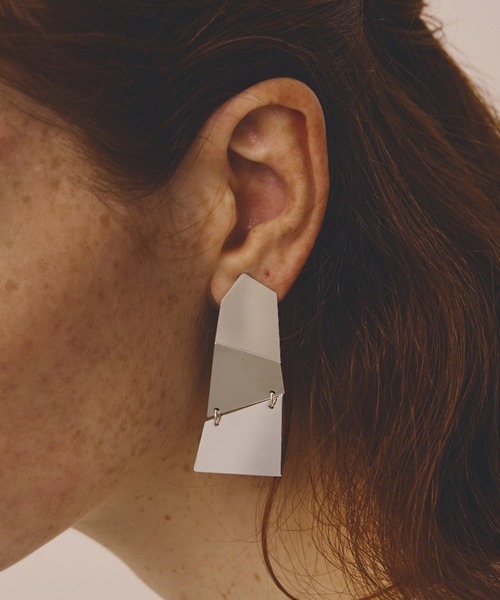 LAPUIS(ラピュイ)の「LAPUIS(ラピュイ) Puzzle Plate earrings(イヤリング・レディース・マルチ/シルバー・FREE)」の1枚目の写真