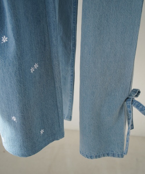 flower(フラワー)の「ガーデンエンブロイダリーパンツ(デニムパンツ・レディース・ブルー/ブルー系その他・SMALL/MEDIUM)」の21枚目の写真