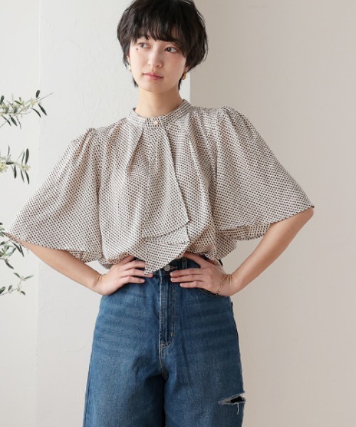 aquagarage(アクアガレージ)の「スカーフタイフレア袖ブラウス(シャツ/ブラウス・レディース・ブラック/アイボリー/スモークピンク/ピンク系その他/ベージュ/ネイビー/グリーン系その他/ブラック系その他/ホワイト系その他/ホワイト・M/LL/S/L)」の18枚目の写真