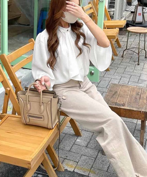 aquagarage(アクアガレージ)の「スカーフタイフレア袖ブラウス(シャツ/ブラウス・レディース・ブラック/アイボリー/スモークピンク/ピンク系その他/ベージュ/ネイビー/グリーン系その他/ブラック系その他/ホワイト系その他/ホワイト・M/LL/S/L)」の12枚目の写真