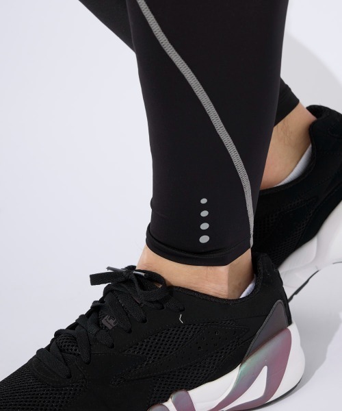 FILA(フィラ)の「ソフトコンプレッション レギンス(レギンス/スパッツ・メンズ・ブラック/ネイビー/マルチ/ブラック×グレー/レッド・SMALL/MEDIUM/LARGE/X-LARGE)」の20枚目の写真