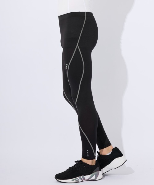 FILA(フィラ)の「ソフトコンプレッション レギンス(レギンス/スパッツ・メンズ・ブラック/ネイビー/マルチ/ブラック×グレー/レッド・SMALL/MEDIUM/LARGE/X-LARGE)」の17枚目の写真