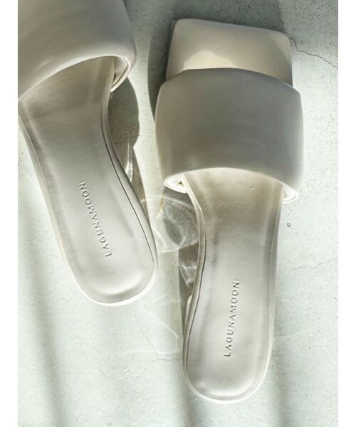 LAGUNAMOON（ラグナムーン）の「パフィスクエアサンダル（サンダル・レディース・ブラック/アイボリー・SMALL/MEDIUM）」の6枚目の写真