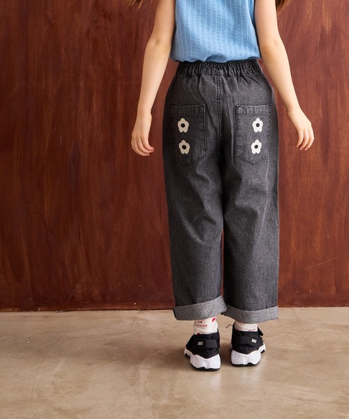 MARKEY'S（マーキーズ）の「おはないっぱいデニムパンツ（デニムパンツ・キッズ・ブラック/ライトブルー・120/110/80/100/90/150/140/130）」の2枚目の写真
