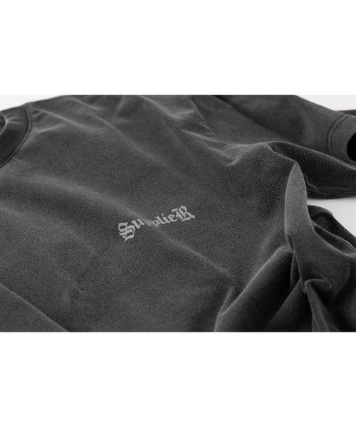 SUPPLIER（サプライヤー）の「Tシャツ｜Vintage Wash Melt Cross Rhinestone Tee｜SUPPLIER（Tシャツ/カットソー・メンズ・ブラック/ベージュ/レッド・MEDIUM/SMALL/LARGE/XX-LARGE/X-LARGE）」の18枚目の写真