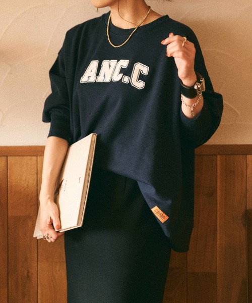 ANIECA（アニーカ）の「UNIVERSAL OVERALL×ANIECA スウェット