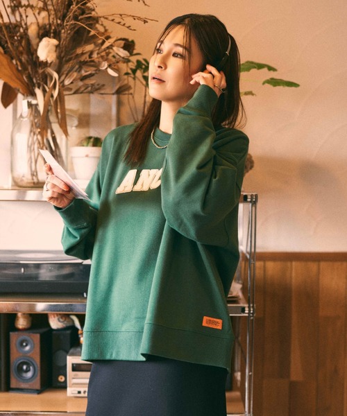 ANIECA（アニーカ）の「UNIVERSAL OVERALL×ANIECA スウェット