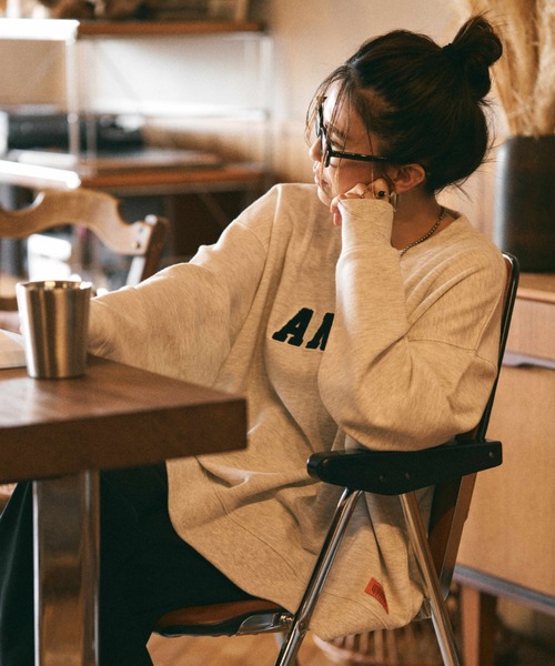 ANIECA（アニーカ）の「UNIVERSAL OVERALL×ANIECA スウェット