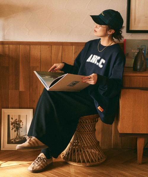 ANIECA（アニーカ）の「UNIVERSAL OVERALL×ANIECA スウェット