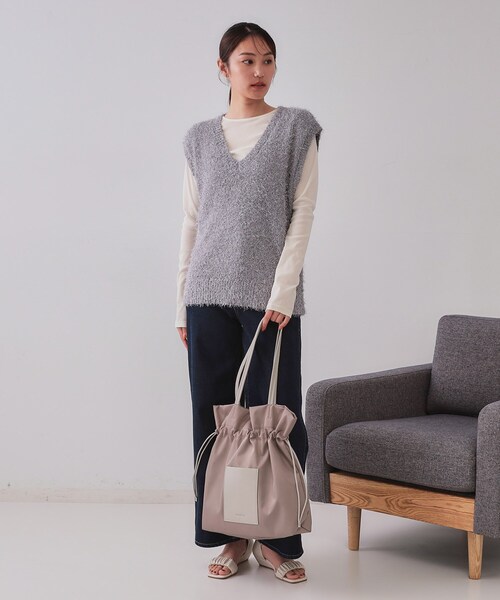 OPAQUE.CLIP（オペークドットクリップ）の「《andGIRL掲載》ラメシャギーニットベスト【洗濯機洗い可/抗ピル】（ベスト・レディース・グレー系その他6/ライトグレー系5/ベージュ系9・00）」の6枚目の写真