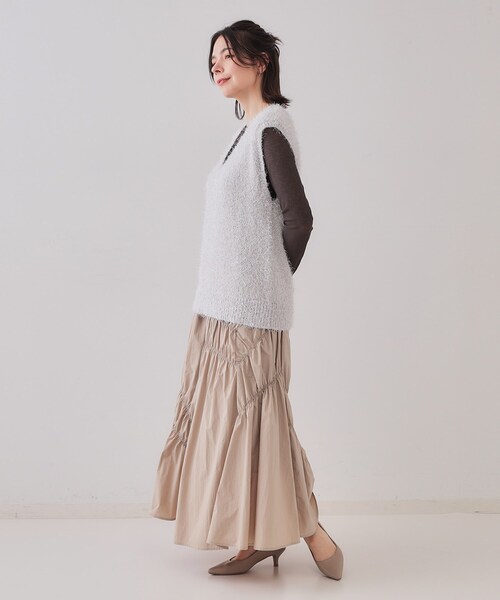 OPAQUE.CLIP（オペークドットクリップ）の「《andGIRL掲載》ラメシャギーニットベスト【洗濯機洗い可/抗ピル】（ベスト・レディース・グレー系その他6/ライトグレー系5/ベージュ系9・00）」の21枚目の写真