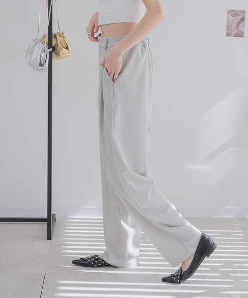 RU.TI.LE(ルチル)の「【RU.TI.LE】カットジョーゼットタックワイドパンツ(その他パンツ・レディース・ライトグレー/ブラック/グレー・MEDIUM/LARGE)」の14枚目の写真