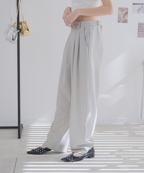 RU.TI.LE(ルチル)の「【RU.TI.LE】カットジョーゼットタックワイドパンツ(その他パンツ・レディース・ライトグレー/ブラック/グレー・MEDIUM/LARGE)」の13枚目の写真