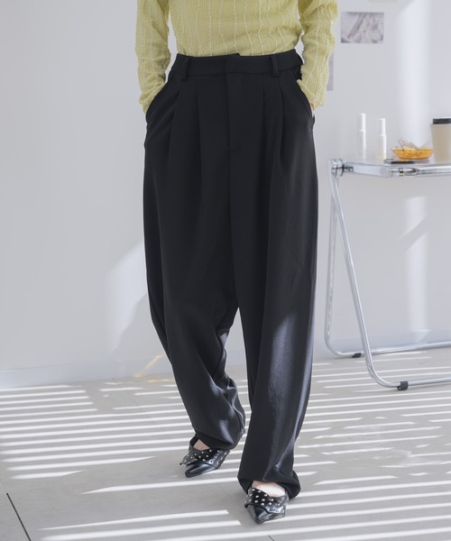 RU.TI.LE(ルチル)の「【RU.TI.LE】カットジョーゼットタックワイドパンツ(その他パンツ・レディース・ライトグレー/ブラック/グレー・MEDIUM/LARGE)」の7枚目の写真