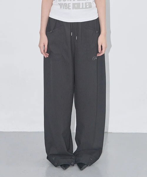 FANCY CLUB（ファンシークラブ）の「A'GEM/9 × .kom 『 FANCY CLUB/ファンシークラブ』 CLASSIC BUTTON BANDING SLACKS/クラシックボタン バンディングスラックス（スラックス・レディース・チャコールグレー/ブラック・FREE）」の4枚目の写真