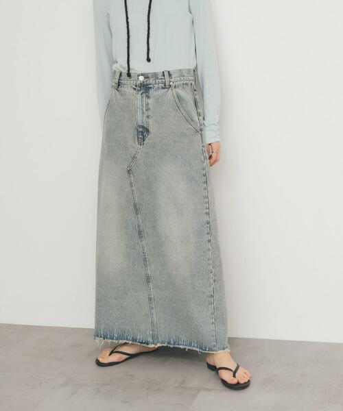 KBF（ケイビーエフ）の「バックスリットデニムスカート（スカート・レディース・ライトブルー/ブルー系その他/ブラウン・ONE）」の4枚目の写真