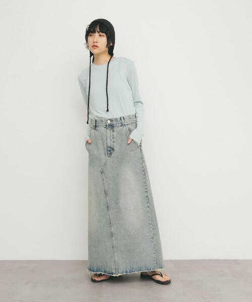 KBF（ケイビーエフ）の「バックスリットデニムスカート（スカート・レディース・ライトブルー/ブルー系その他/ブラウン・ONE）」の6枚目の写真