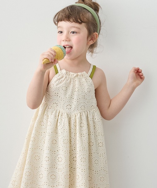 Piet（ピエット）の「【綿100%】ホルターネック 総レースキャミワンピース（ワンピース・キッズ・ブラウン/ブラック/オフホワイト・100/110/120/130）」の17枚目の写真