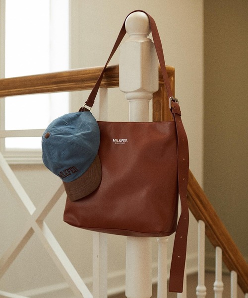 MILKFED.(ミルクフェド)の「SOLID SHOULDER BAG(ショルダーバッグ・レディース・シルバー/ブラック/ブラウン・ONE SIZE)」の1枚目の写真