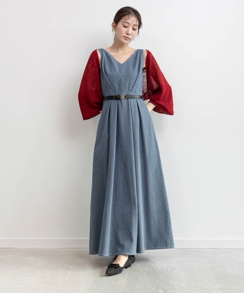 RANDA(ランダ)の「タックフレアデニムワンピース(ワンピース・レディース・ブルー/インディゴブルー・0/1)」の1枚目の写真