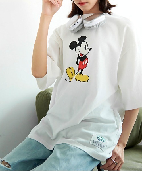 Disney(ディズニー)の「『DISCUS/ディスカス×DISNEY/ディズニー』半袖TEE(Tシャツ/カットソー・レディース・ブラック系1/ブラック系2/ホワイト系2/ホワイト系1・L/M)」の3枚目の写真