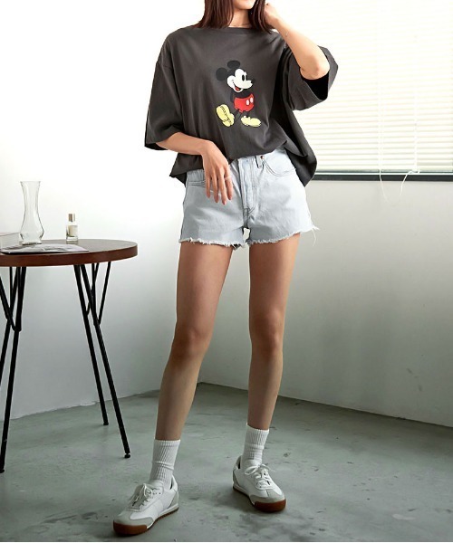 Disney(ディズニー)の「『DISCUS/ディスカス×DISNEY/ディズニー』半袖TEE(Tシャツ/カットソー・レディース・ブラック系1/ブラック系2/ホワイト系2/ホワイト系1・L/M)」の9枚目の写真