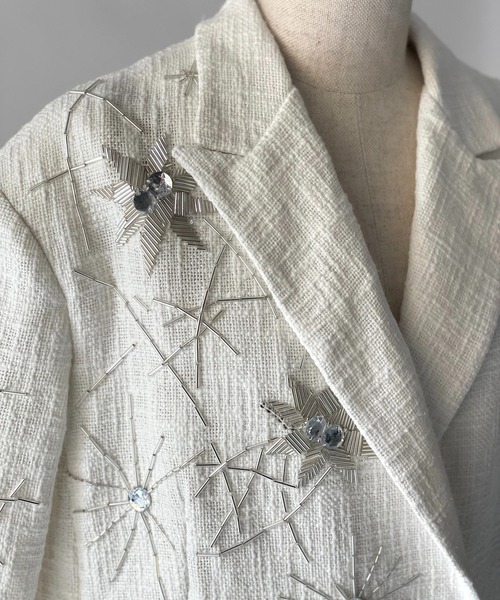 RUMCHE(ラムシェ)の「Beads Embroidery Tweed Jacket / ビーズエンブロイダリーツイードジャケット(テーラードジャケット・レディース・ホワイト・FREE)」の3枚目の写真