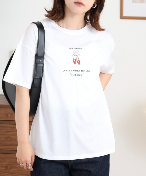 BRODIAEA(ブローディア)の「BRODIAEA バレエシューズ半袖Tシャツ(Tシャツ/カットソー・レディース・ライム/ベージュ/オフホワイト/ネイビー・40)」の1枚目の写真