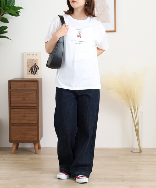 BRODIAEA(ブローディア)の「BRODIAEA バレエシューズ半袖Tシャツ(Tシャツ/カットソー・レディース・ライム/ベージュ/オフホワイト/ネイビー・40)」の8枚目の写真