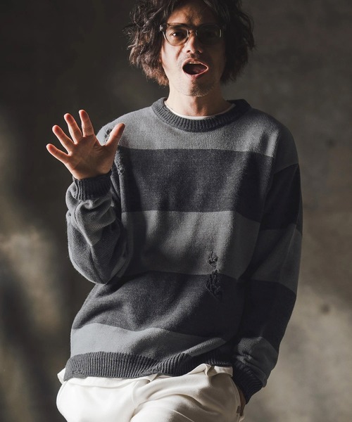 GLIMCLAP（グリムクラップ）の「mn3139-Mid-gauge crewneck  border sweater-Distressed for a vintage look- クルーネックニット（ニット/セーター・メンズ・ブルー系その他/ブラック×ホワイト/ブラック×レッド/グレー系その他・S/M/L）」の4枚目の写真